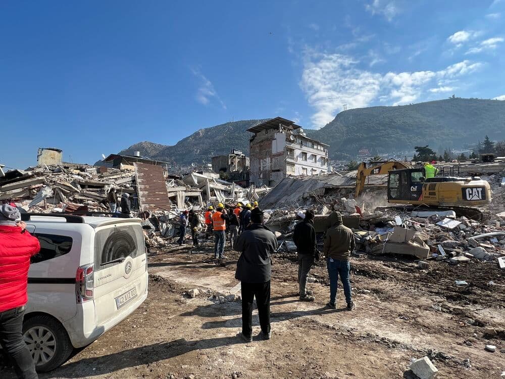 R72004_N_No_restrictions_Earthquake_response_2023.jpg